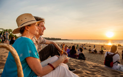 People on Mindil beach watching the sunset