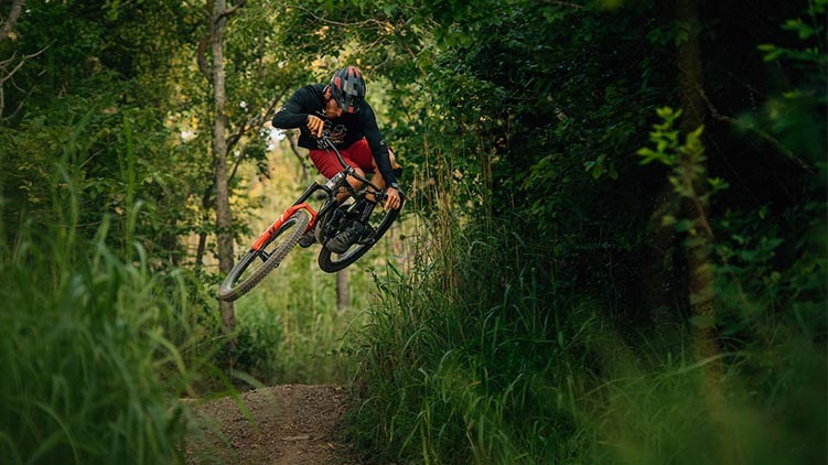 Mountain Bike Riding in Charles Darwin Park